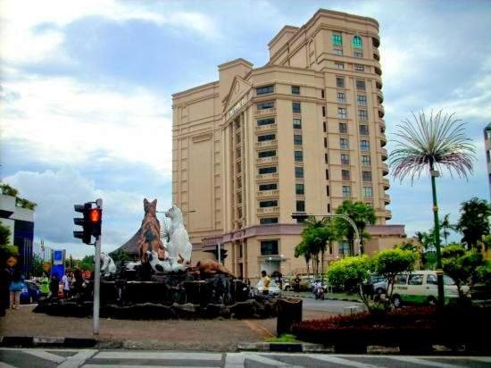 New Riverbank Suites - Waterfront Kuching City Exterior photo